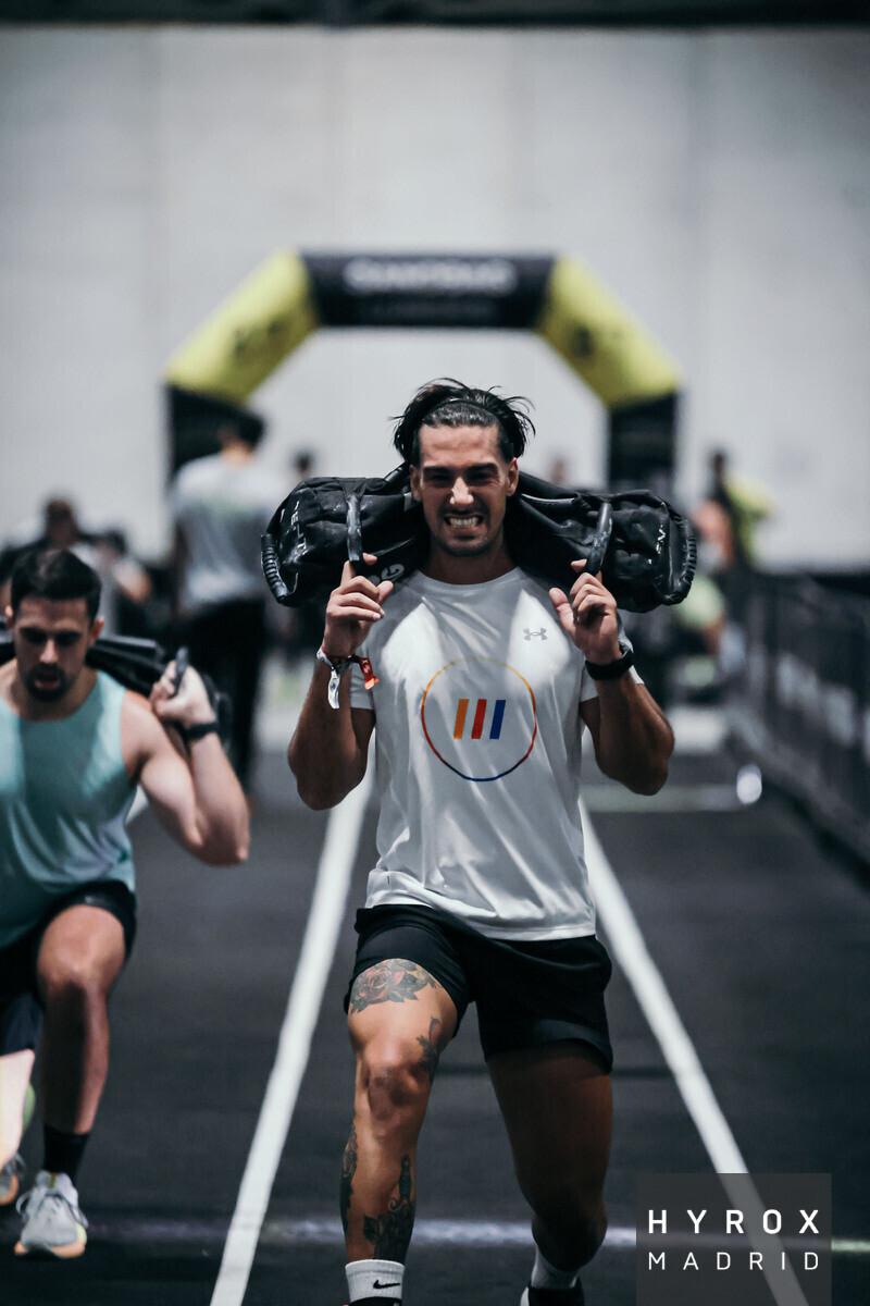 Atleta compitiendo en HYROX